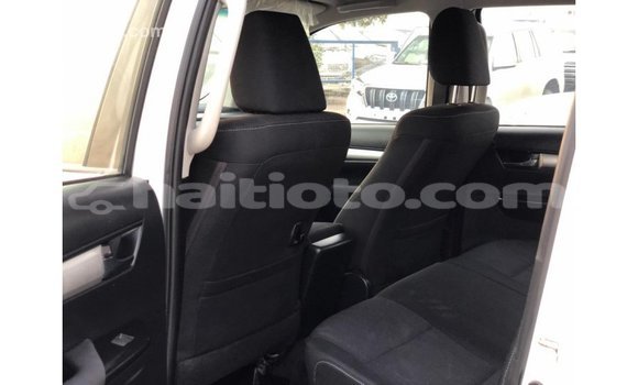 Buy Import Toyota Hilux White Car in Import - Dubai in Artibonite Buy Import Toyota Hilux White Car in Import - Dubai in Artibonite