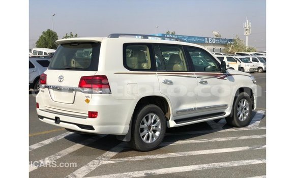 Buy Import Toyota Land Cruiser White Car in Import - Dubai in Artibonite Buy Import Toyota Land Cruiser White Car in Import - Dubai in Artibonite