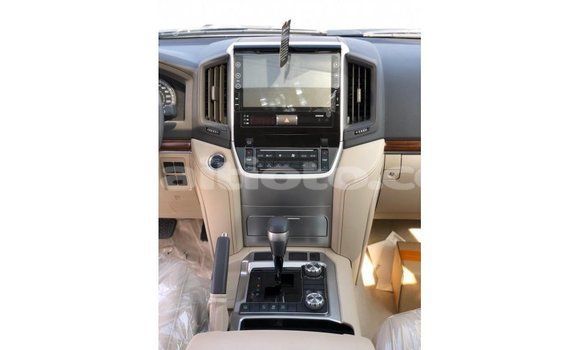 Buy Import Toyota Land Cruiser White Car in Import - Dubai in Artibonite Buy Import Toyota Land Cruiser White Car in Import - Dubai in Artibonite