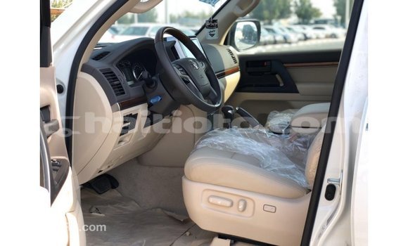 Buy Import Toyota Land Cruiser White Car in Import - Dubai in Artibonite Buy Import Toyota Land Cruiser White Car in Import - Dubai in Artibonite