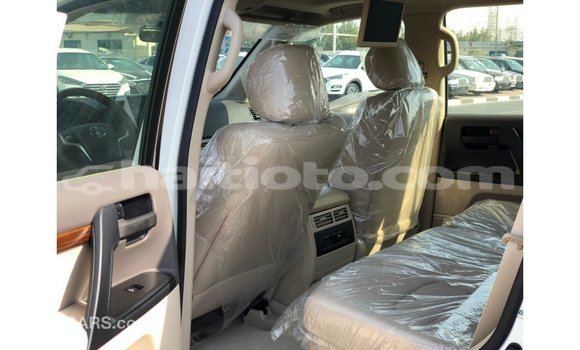 Buy Import Toyota Land Cruiser White Car in Import - Dubai in Artibonite Buy Import Toyota Land Cruiser White Car in Import - Dubai in Artibonite
