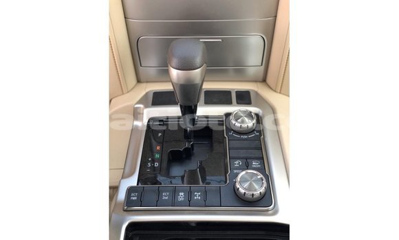 Buy Import Toyota Land Cruiser White Car in Import - Dubai in Artibonite Buy Import Toyota Land Cruiser White Car in Import - Dubai in Artibonite