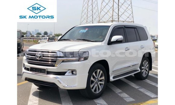 Acheter Import Voiture Toyota Land Cruiser Blanc à Import - Dubai, Artibonite Acheter Import Voiture Toyota Land Cruiser Blanc à Import - Dubai, Artibonite