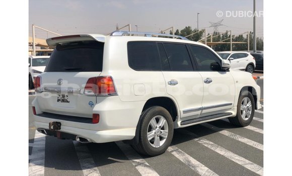 Buy Import Toyota Land Cruiser White Car in Import - Dubai in Artibonite Buy Import Toyota Land Cruiser White Car in Import - Dubai in Artibonite