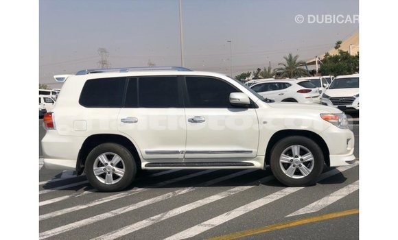 Buy Import Toyota Land Cruiser White Car in Import - Dubai in Artibonite Buy Import Toyota Land Cruiser White Car in Import - Dubai in Artibonite