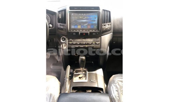 Buy Import Toyota Land Cruiser White Car in Import - Dubai in Artibonite Buy Import Toyota Land Cruiser White Car in Import - Dubai in Artibonite