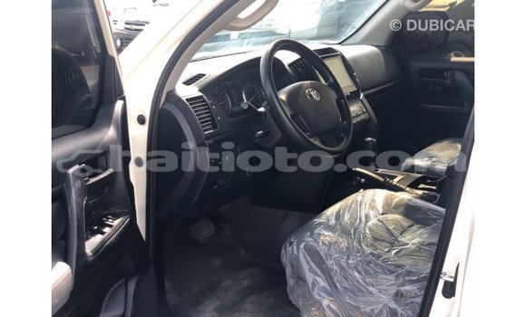 Buy Import Toyota Land Cruiser White Car in Import - Dubai in Artibonite Buy Import Toyota Land Cruiser White Car in Import - Dubai in Artibonite