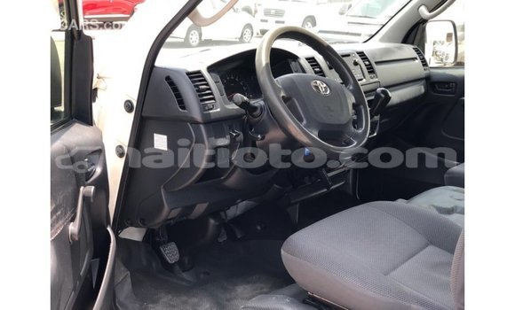 Buy Import Toyota Hiace White Car in Import - Dubai in Artibonite Buy Import Toyota Hiace White Car in Import - Dubai in Artibonite