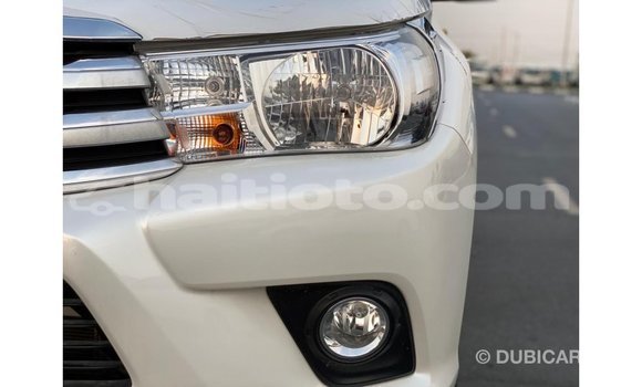 Acheter Import Voiture Toyota Hilux Blanc à Import - Dubai, Artibonite Acheter Import Voiture Toyota Hilux Blanc à Import - Dubai, Artibonite