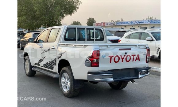 Acheter Import Voiture Toyota Hilux Blanc à Import - Dubai, Artibonite Acheter Import Voiture Toyota Hilux Blanc à Import - Dubai, Artibonite