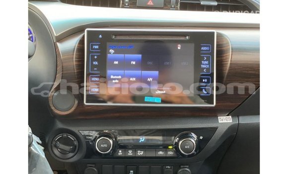 Acheter Import Voiture Toyota Hilux Blanc à Import - Dubai, Artibonite Acheter Import Voiture Toyota Hilux Blanc à Import - Dubai, Artibonite