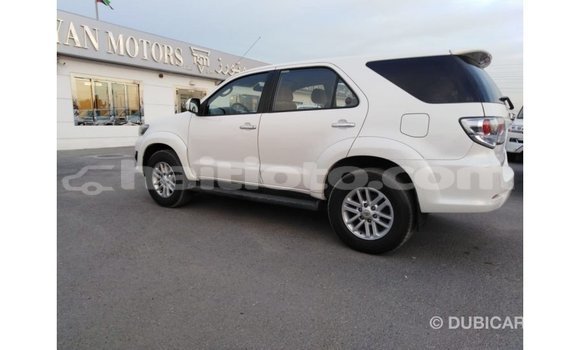 Acheter Import Voiture Toyota Fortuner Blanc à Import - Dubai, Artibonite Acheter Import Voiture Toyota Fortuner Blanc à Import - Dubai, Artibonite
