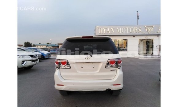 Acheter Import Voiture Toyota Fortuner Blanc à Import - Dubai, Artibonite Acheter Import Voiture Toyota Fortuner Blanc à Import - Dubai, Artibonite
