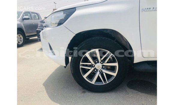 Buy Import Toyota Hilux White Car in Import - Dubai in Artibonite Buy Import Toyota Hilux White Car in Import - Dubai in Artibonite