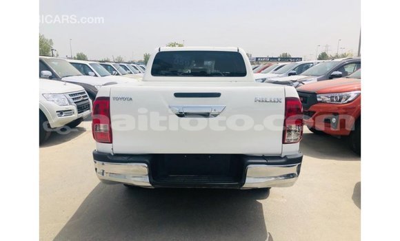 Buy Import Toyota Hilux White Car in Import - Dubai in Artibonite Buy Import Toyota Hilux White Car in Import - Dubai in Artibonite
