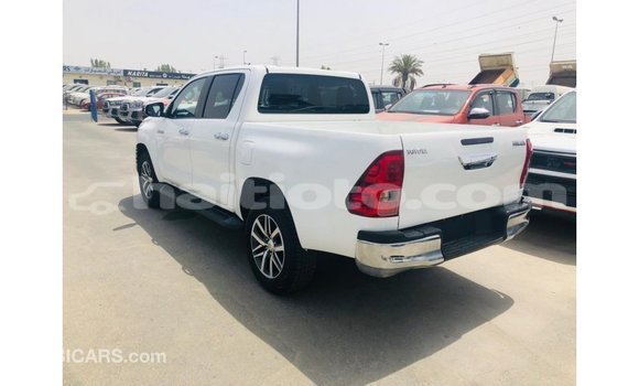 Buy Import Toyota Hilux White Car in Import - Dubai in Artibonite Buy Import Toyota Hilux White Car in Import - Dubai in Artibonite