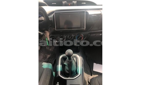 Buy Import Toyota Hilux White Car in Import - Dubai in Artibonite Buy Import Toyota Hilux White Car in Import - Dubai in Artibonite
