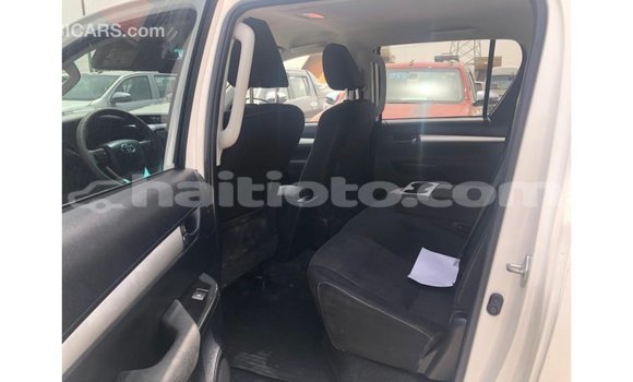 Buy Import Toyota Hilux White Car in Import - Dubai in Artibonite Buy Import Toyota Hilux White Car in Import - Dubai in Artibonite
