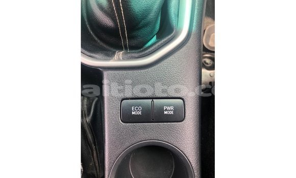 Buy Import Toyota Hilux White Car in Import - Dubai in Artibonite Buy Import Toyota Hilux White Car in Import - Dubai in Artibonite