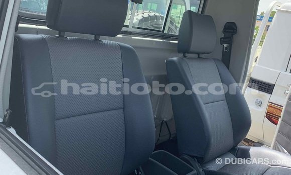 Buy Import Toyota Land Cruiser White Car in Import - Dubai in Artibonite Buy Import Toyota Land Cruiser White Car in Import - Dubai in Artibonite