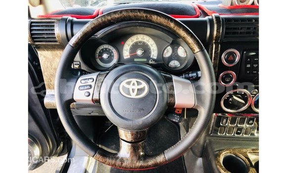 Acheter Import Voiture Toyota FJ Cruiser Noir à Import - Dubai, Artibonite Acheter Import Voiture Toyota FJ Cruiser Noir à Import - Dubai, Artibonite