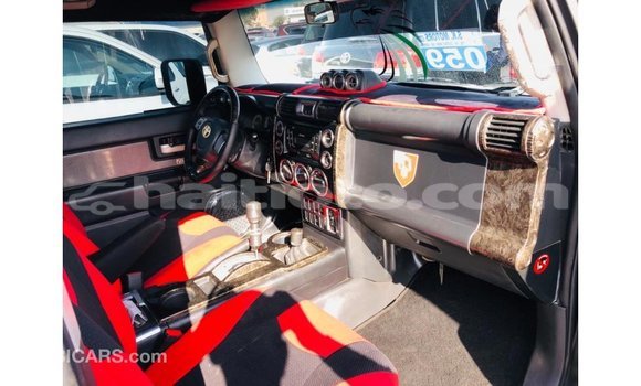 Acheter Import Voiture Toyota FJ Cruiser Noir à Import - Dubai, Artibonite Acheter Import Voiture Toyota FJ Cruiser Noir à Import - Dubai, Artibonite