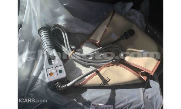 Buy Import Toyota Land Cruiser White Car in Import - Dubai in Artibonite Buy Import Toyota Land Cruiser White Car in Import - Dubai in Artibonite