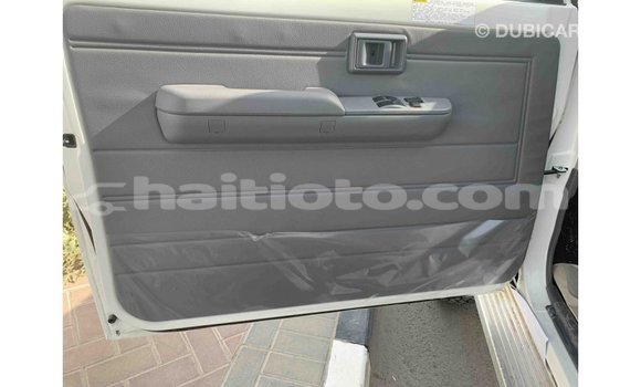Buy Import Toyota Land Cruiser White Car in Import - Dubai in Artibonite Buy Import Toyota Land Cruiser White Car in Import - Dubai in Artibonite
