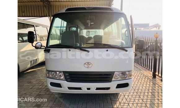Acheter Import Voiture Toyota Coaster Blanc à Import - Dubai, Artibonite Acheter Import Voiture Toyota Coaster Blanc à Import - Dubai, Artibonite
