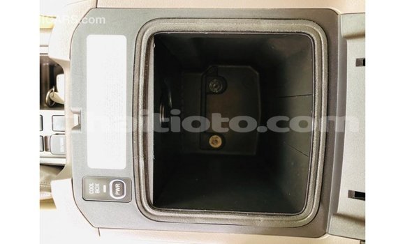 Buy Import Toyota Prado White Car in Import - Dubai in Artibonite Buy Import Toyota Prado White Car in Import - Dubai in Artibonite