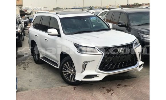 Acheter Import Voiture Lexus LX Blanc à Import - Dubai, Artibonite Acheter Import Voiture Lexus LX Blanc à Import - Dubai, Artibonite