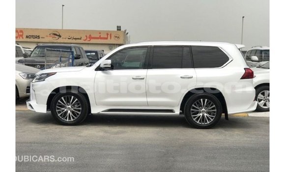 Acheter Import Voiture Lexus LX Blanc à Import - Dubai, Artibonite Acheter Import Voiture Lexus LX Blanc à Import - Dubai, Artibonite