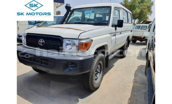 Acheter Import Voiture Toyota Land Cruiser Blanc à Import - Dubai, Artibonite Acheter Import Voiture Toyota Land Cruiser Blanc à Import - Dubai, Artibonite