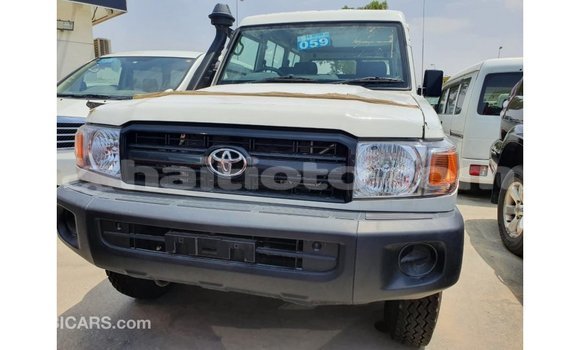 Acheter Import Voiture Toyota Land Cruiser Blanc à Import - Dubai, Artibonite Acheter Import Voiture Toyota Land Cruiser Blanc à Import - Dubai, Artibonite
