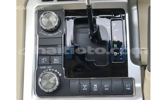 Acheter Import Voiture Toyota Land Cruiser Rouge à Import - Dubai, Artibonite Acheter Import Voiture Toyota Land Cruiser Rouge à Import - Dubai, Artibonite