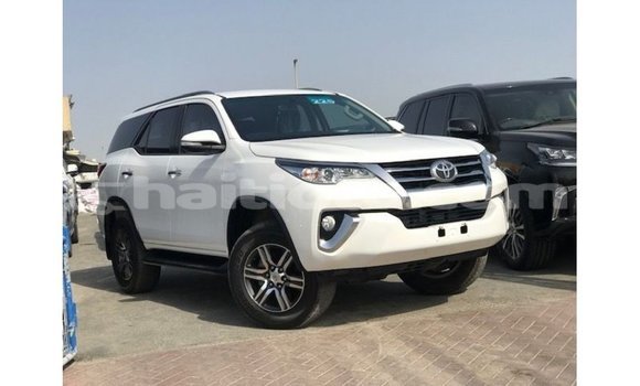 Acheter Import Voiture Toyota Fortuner Blanc à Import - Dubai, Artibonite Acheter Import Voiture Toyota Fortuner Blanc à Import - Dubai, Artibonite
