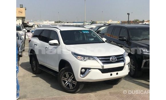 Acheter Import Voiture Toyota Fortuner Blanc à Import - Dubai, Artibonite Acheter Import Voiture Toyota Fortuner Blanc à Import - Dubai, Artibonite