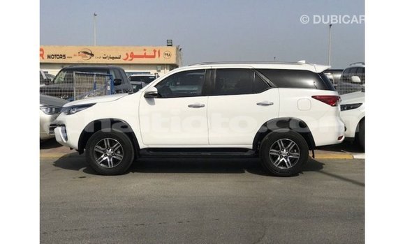 Acheter Import Voiture Toyota Fortuner Blanc à Import - Dubai, Artibonite Acheter Import Voiture Toyota Fortuner Blanc à Import - Dubai, Artibonite
