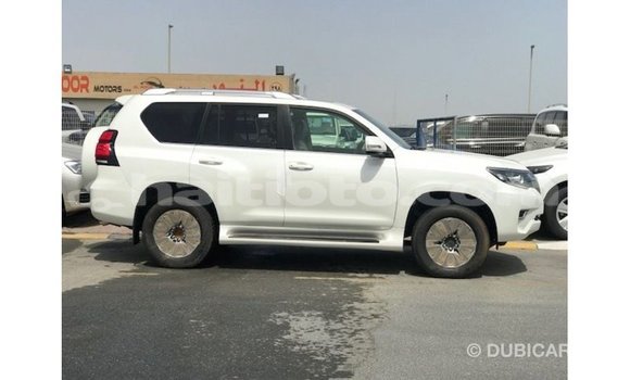 Acheter Import Voiture Toyota Prado Blanc à Import - Dubai, Artibonite Acheter Import Voiture Toyota Prado Blanc à Import - Dubai, Artibonite
