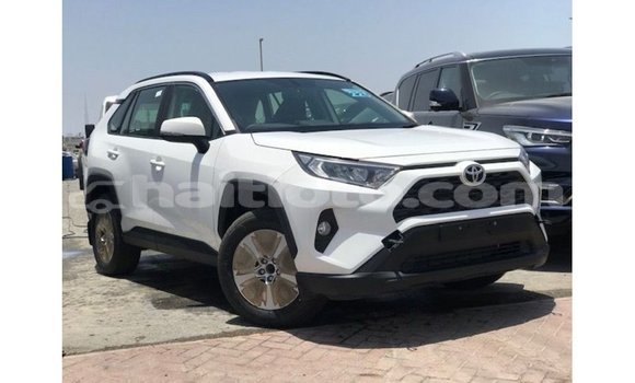 Acheter Import Voiture Toyota 4Runner Blanc à Import - Dubai, Artibonite Acheter Import Voiture Toyota 4Runner Blanc à Import - Dubai, Artibonite