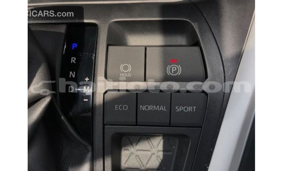 Acheter Import Voiture Toyota 4Runner Blanc à Import - Dubai, Artibonite Acheter Import Voiture Toyota 4Runner Blanc à Import - Dubai, Artibonite