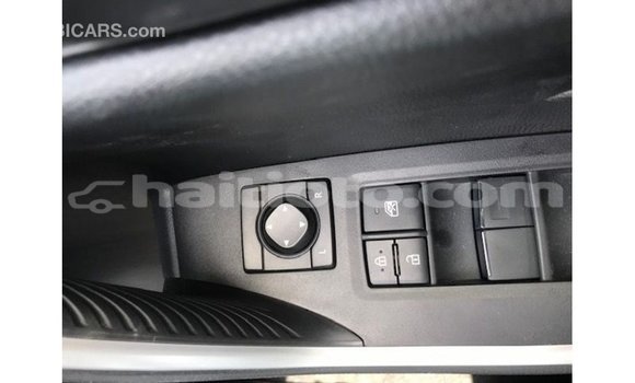 Acheter Import Voiture Toyota 4Runner Blanc à Import - Dubai, Artibonite Acheter Import Voiture Toyota 4Runner Blanc à Import - Dubai, Artibonite