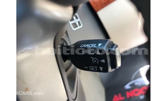 Acheter Import Voiture Toyota Land Cruiser Rouge à Import - Dubai, Artibonite Acheter Import Voiture Toyota Land Cruiser Rouge à Import - Dubai, Artibonite