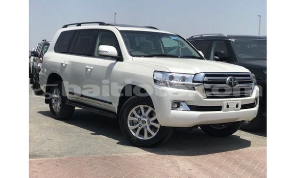 Acheter Import Voiture Toyota Land Cruiser Blanc à Import - Dubai, Artibonite Acheter Import Voiture Toyota Land Cruiser Blanc à Import - Dubai, Artibonite