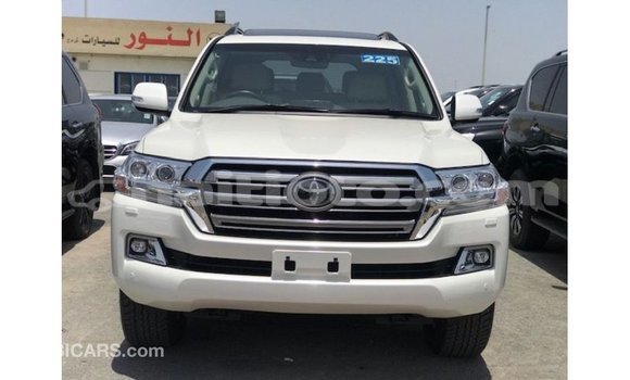 Acheter Import Voiture Toyota Land Cruiser Blanc à Import - Dubai, Artibonite Acheter Import Voiture Toyota Land Cruiser Blanc à Import - Dubai, Artibonite