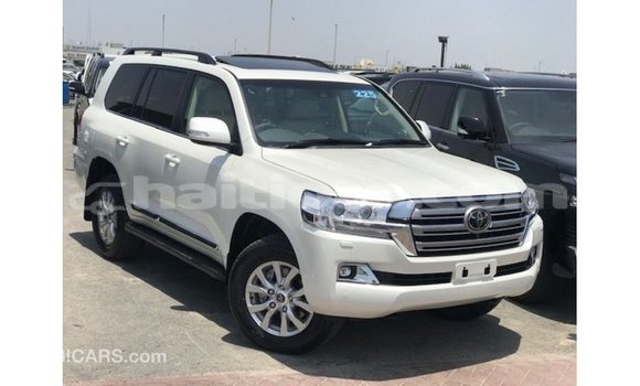 Acheter Import Voiture Toyota Land Cruiser Blanc à Import - Dubai, Artibonite Acheter Import Voiture Toyota Land Cruiser Blanc à Import - Dubai, Artibonite