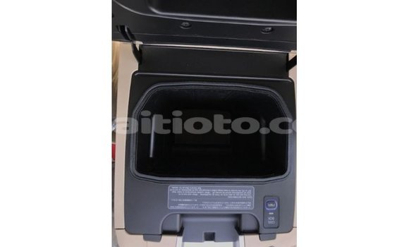 Acheter Import Voiture Toyota Land Cruiser Noir à Import - Dubai, Artibonite Acheter Import Voiture Toyota Land Cruiser Noir à Import - Dubai, Artibonite