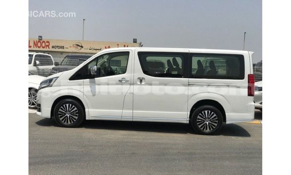 Acheter Import Voiture Toyota Granvia Blanc à Import - Dubai, Artibonite Acheter Import Voiture Toyota Granvia Blanc à Import - Dubai, Artibonite