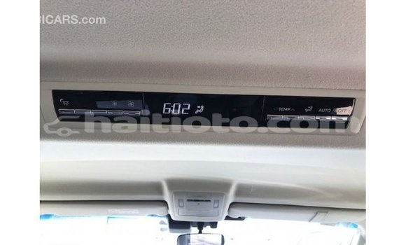 Acheter Import Voiture Toyota Granvia Blanc à Import - Dubai, Artibonite Acheter Import Voiture Toyota Granvia Blanc à Import - Dubai, Artibonite