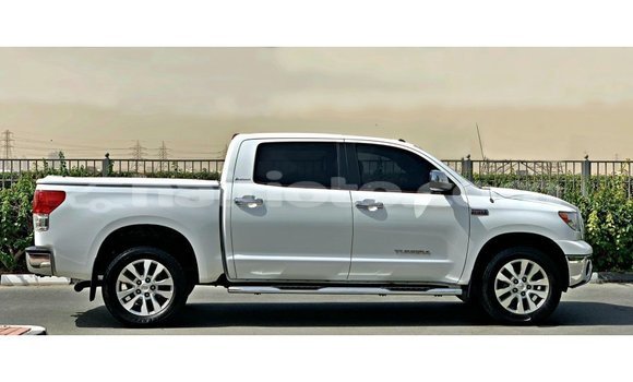 Acheter Import Voiture Toyota Tundra Blanc à Import - Dubai, Artibonite Acheter Import Voiture Toyota Tundra Blanc à Import - Dubai, Artibonite